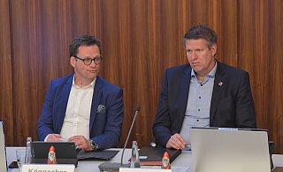 Carsten Schlepphorst (rechts) ist zuständiger Beigeordneter für Personalfragen und erklärte, wie die Stadt mit Vorwürfen von sexueller Belästigung umgeht. - Jens Dünhölter Carsten Schlepphorst (rechts) ist zuständiger Beigeordneter für Personalfragen und erklärte, wie die Stadt mit Vorwürfen von sexueller Belästigung umgeht. - Jens Dünhölter
