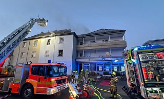 Zu einem Kellerbrand rückte die Feuerwehr am Montagabend in die Ludwigstraße aus. - Ralph Meyer Zu einem Kellerbrand rückte die Feuerwehr am Montagabend in die Ludwigstraße aus. - Ralph Meyer