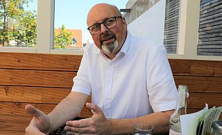 Thomas Rebenstock kümmert sich als lokaler Netzwerker um das Projekt "Demokratie leben" in Warburg. - Simone Flörke Thomas Rebenstock kümmert sich als lokaler Netzwerker um das Projekt "Demokratie leben" in Warburg. - Simone Flörke