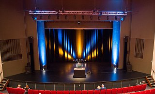 Falls Corona es zulässt, sollen ab September auf der Bühne des Stadttheaters wieder vielfältige Theaterproduktionen zu sehen sein. - Ralf Bittner Falls Corona es zulässt, sollen ab September auf der Bühne des Stadttheaters wieder vielfältige Theaterproduktionen zu sehen sein. - Ralf Bittner