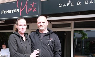 Vanessa Marx und Maik Lampe betreiben das Café Fensterplatz im Herzen der Stadt. - Britta Bohnenkamp-Schmidt Vanessa Marx und Maik Lampe betreiben das Café Fensterplatz im Herzen der Stadt. - Britta Bohnenkamp-Schmidt