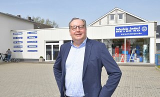 Jochen Meyer (59) trägt heute die Verantwortung für die Geschicke des Unternehmens und für 15 Mitarbeiter. Foto: Jens Dünhölter Jochen Meyer (59) trägt heute die Verantwortung für die Geschicke des Unternehmens und für 15 Mitarbeiter. Foto: Jens Dünhölter