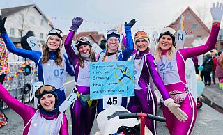 Stukenbrock helau! Im Kreis Gütersloh sind die Närrinnen los. - Lena Vanessa Bleck Stukenbrock helau! Im Kreis Gütersloh sind die Närrinnen los. - Lena Vanessa Bleck