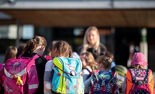 Der Lehrermangel ist in NRW ein akutes Problem. Rund 8.000 Stellen sind aktuel unbesetzt. - dpa Der Lehrermangel ist in NRW ein akutes Problem. Rund 8.000 Stellen sind aktuel unbesetzt. - dpa