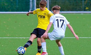 Wellensieks Rechtsverteidiger Fabio Böhl (l.) hat gegen GW Nottuln gerade in den Zweikämpfen seine Bissigkeit unter Beweis gestellt und zudem das VfR-Spiel nach vorne angekurbelt. - Andreas Zobe Wellensieks Rechtsverteidiger Fabio Böhl (l.) hat gegen GW Nottuln gerade in den Zweikämpfen seine Bissigkeit unter Beweis gestellt und zudem das VfR-Spiel nach vorne angekurbelt. - Andreas Zobe