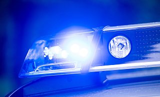 Auf der A2 in Bielefeld ist es in Fahrtrichtung Hannover am Mittag zu einem Unfall gekommen. Ein VW Golf mit Anhänger überschlug sich und landete auf dem Dach. - Symbolfoto dpa Auf der A2 in Bielefeld ist es in Fahrtrichtung Hannover am Mittag zu einem Unfall gekommen. Ein VW Golf mit Anhänger überschlug sich und landete auf dem Dach. - Symbolfoto dpa