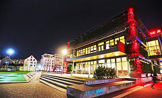Lösungsvorschlag der Stadt: Der Grüne Würfel soll belebt werden - um unerwünschte Gruppen vom Kesselbrink zu verdrängen. - Sarah Jonek Lösungsvorschlag der Stadt: Der Grüne Würfel soll belebt werden - um unerwünschte Gruppen vom Kesselbrink zu verdrängen. - Sarah Jonek