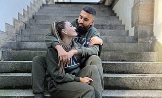 Manja Schönfeld und Faiez Bischo sind Stars auf „TikTok“. Das junge Pärchen lebt in Dankersen, bewältigt den Alltag als kleine Familie. Für die Karriere auf Social Media muss das Duo aber mächtig einstecken. - PR Manja Schönfeld und Faiez Bischo sind Stars auf „TikTok“. Das junge Pärchen lebt in Dankersen, bewältigt den Alltag als kleine Familie. Für die Karriere auf Social Media muss das Duo aber mächtig einstecken. - PR