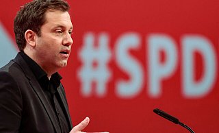 SPD-Chef Lars Klingbeil freut sich auf die Feiertage. - HANNIBAL HANSCHKE / POOL / AFP SPD-Chef Lars Klingbeil freut sich auf die Feiertage. - HANNIBAL HANSCHKE / POOL / AFP