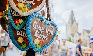 Von der Erhebung der Reliquien über den Bierbrunnen bis zum Feuerwerk: Das diesjährige Libori-Programm bietet wieder einige Highlights. - Stadt Paderborn/Besim Mazhiqi Von der Erhebung der Reliquien über den Bierbrunnen bis zum Feuerwerk: Das diesjährige Libori-Programm bietet wieder einige Highlights. - Stadt Paderborn/Besim Mazhiqi