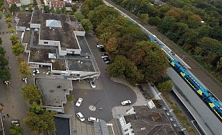 Das leerstehende City-Center ist ein stadtbildprägender Betonklotz mitten in Bad Oeynhausen. Der Anblick bleibt den Kurstädtern länger erhalten als erwartet. - Jürgen Krüger Das leerstehende City-Center ist ein stadtbildprägender Betonklotz mitten in Bad Oeynhausen. Der Anblick bleibt den Kurstädtern länger erhalten als erwartet. - Jürgen Krüger