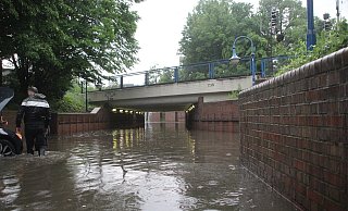 Kein Durchkommen: Der Bahnhofstunnel in Bünde stand während des Hochwassers unter Wasser. - Florian Weyand Kein Durchkommen: Der Bahnhofstunnel in Bünde stand während des Hochwassers unter Wasser. - Florian Weyand