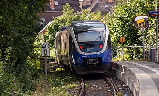 Am Bahnhof in Höxter traf die Polizei auf einen besonders waghalsigen Schwarzfahrer. - Symbolbild: Niklas Tüns Am Bahnhof in Höxter traf die Polizei auf einen besonders waghalsigen Schwarzfahrer. - Symbolbild: Niklas Tüns