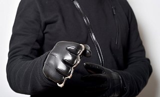 Ein 57-jähriger Löhner hat an der Bushaltestelle am Werre-Park mit einem Schlagring hantiert. Jugendliche riefen die Polizei. - Symolbild: Pixabay Ein 57-jähriger Löhner hat an der Bushaltestelle am Werre-Park mit einem Schlagring hantiert. Jugendliche riefen die Polizei. - Symolbild: Pixabay