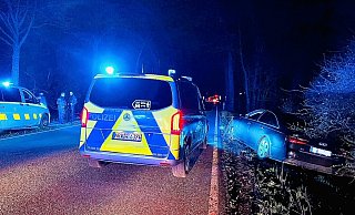 Der Audi-Fahrer landete nach der Verfolgungsfahrt im Graben - er versuchte noch, zu Fuß zu flüchten. - Thorsten Heß Der Audi-Fahrer landete nach der Verfolgungsfahrt im Graben - er versuchte noch, zu Fuß zu flüchten. - Thorsten Heß