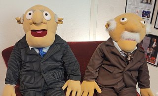 Sie sind wieder vereint: Waldorf und Statler sitzen nun wieder gemeinsam in der Loge des GOP. - Christoph Meyer Sie sind wieder vereint: Waldorf und Statler sitzen nun wieder gemeinsam in der Loge des GOP. - Christoph Meyer