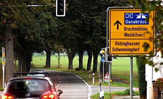 An der Ecke Kilverstraße / Bruchmühlener Straße / In der Lage in Rödinghausen müssen Autofahrer besonders aufpassen. - Niklas Krämer An der Ecke Kilverstraße / Bruchmühlener Straße / In der Lage in Rödinghausen müssen Autofahrer besonders aufpassen. - Niklas Krämer
