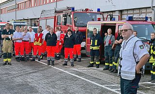 Elmar Keuter als Verbandsführer beim Abmarsch der ersten Helfer aus dem Kreis Paderborn ins Katastrophengebiet nach Altena. - VdF/Ralph Meyer Elmar Keuter als Verbandsführer beim Abmarsch der ersten Helfer aus dem Kreis Paderborn ins Katastrophengebiet nach Altena. - VdF/Ralph Meyer