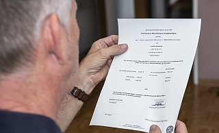 Der Brief des Bielefelder Vermieters an Mieter aus einer Siedlung am Lohmannshof wirkt wichtig und verlangt viele Unterschriften – rein rechtlich ist er Makulatur. - © Jörg Dieckmann - www. dieckmann-fotodesign.de Der Brief des Bielefelder Vermieters an Mieter aus einer Siedlung am Lohmannshof wirkt wichtig und verlangt viele Unterschriften – rein rechtlich ist er Makulatur. - © Jörg Dieckmann - www. dieckmann-fotodesign.de