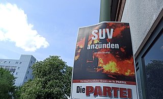 Das Plakat der „PARTEI“ sorgt für Irritationen. Foto: Hauhart - df Das Plakat der „PARTEI“ sorgt für Irritationen. Foto: Hauhart - df