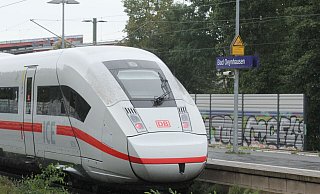 Die Vertreter der Kommunen und Kreise gehen gemeinsam gegen die Pläne zur ICE-Trasse vor. - Ulf Hanke Die Vertreter der Kommunen und Kreise gehen gemeinsam gegen die Pläne zur ICE-Trasse vor. - Ulf Hanke