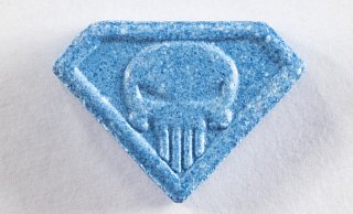 Die Polizei warnt eindringlich vor der Einnahme der Ecstasy-Pille "Blue Punisher". - dpa Die Polizei warnt eindringlich vor der Einnahme der Ecstasy-Pille "Blue Punisher". - dpa