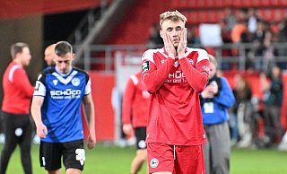 Arminia-Keeper Jonas Kersken steht der Frust nach dem bitteren 1:1-Remis beim FC Ingolstadt ins Gesicht geschrieben. - IMAGO/Zink Arminia-Keeper Jonas Kersken steht der Frust nach dem bitteren 1:1-Remis beim FC Ingolstadt ins Gesicht geschrieben. - IMAGO/Zink