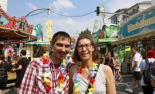 Lars und Sylvia K. sind aus Dortmund nach Paderborn gekommen, um sich Libori anzuschauen. - Henrike Buschmann Lars und Sylvia K. sind aus Dortmund nach Paderborn gekommen, um sich Libori anzuschauen. - Henrike Buschmann