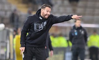 Arminia-Trainer Mitch Kniat geht mit Zuversicht in das immens wichtige Heimspiel gegen Viktoria Köln. - Oliver Krato Arminia-Trainer Mitch Kniat geht mit Zuversicht in das immens wichtige Heimspiel gegen Viktoria Köln. - Oliver Krato