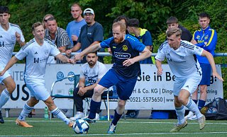 Die Heeper kassierten gegen die Lipperreiher Gäste (in weiß) eine klare Niederlage. - Andreas Zobe Die Heeper kassierten gegen die Lipperreiher Gäste (in weiß) eine klare Niederlage. - Andreas Zobe