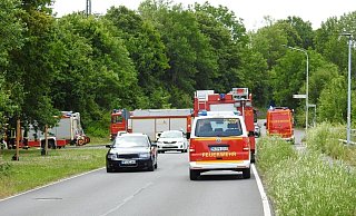 Ein Großaufgebot an Einsatzkräften ist an den Bahngleisen in Vennebeck im Einsatz. - Privat Ein Großaufgebot an Einsatzkräften ist an den Bahngleisen in Vennebeck im Einsatz. - Privat