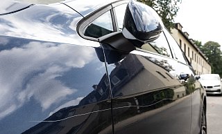 Ein Lackkratzer ist an einem parkenden Fahrzeug zu sehen. (Symbolfoto) - picture alliance/dpa Ein Lackkratzer ist an einem parkenden Fahrzeug zu sehen. (Symbolfoto) - picture alliance/dpa