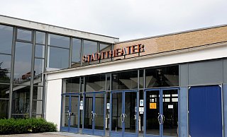 Das denkmalgeschützte Herforder Stadttheater soll für einige Jahre erhalten werden. - Frank-Michael Kiel-Steinkamp Das denkmalgeschützte Herforder Stadttheater soll für einige Jahre erhalten werden. - Frank-Michael Kiel-Steinkamp