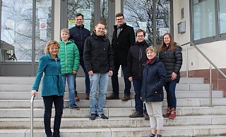Corinna Beier (v. l.), Ansgar Claes mit Sohn Leonhard, Benedikt Westphal und Jan Franzke von der CDU- Fraktion sowie Malte Janßen, Marita Kaufmann und Vanessa Bockelkamp von der Jungen Kultur Steinheim. - CDU Corinna Beier (v. l.), Ansgar Claes mit Sohn Leonhard, Benedikt Westphal und Jan Franzke von der CDU- Fraktion sowie Malte Janßen, Marita Kaufmann und Vanessa Bockelkamp von der Jungen Kultur Steinheim. - CDU
