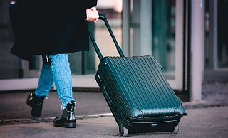 Die Tourismussaison kommt auf Touren: Das heimische Hotel- und Gaststättengewerbe ist deshalb dringend auf zusätzliches Personal angewiesen. Die Branche könne dabei auch Menschen, die vor dem Krieg aus der Ukraine geflüchtet sind, eine Job-Perspektive bieten, so die NGG. „Vorausgesetzt, Bezahlung und Arbeitsbedingungen stimmen. Geflüchtete dürfen nicht ausgenutzt werden“, macht die Gewerkschaft deutlich. - Alireza Khalili Die Tourismussaison kommt auf Touren: Das heimische Hotel- und Gaststättengewerbe ist deshalb dringend auf zusätzliches Personal angewiesen. Die Branche könne dabei auch Menschen, die vor dem Krieg aus der Ukraine geflüchtet sind, eine Job-Perspektive bieten, so die NGG. „Vorausgesetzt, Bezahlung und Arbeitsbedingungen stimmen. Geflüchtete dürfen nicht ausgenutzt werden“, macht die Gewerkschaft deutlich. - Alireza Khalili