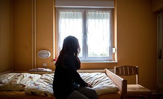 Eskalationen in den eigenen vier Wänden: In Rheda-Wiedenbrück wurden im vergangenen Jahr laut Kreispolizeibehörde 141 Fälle häuslicher Gewalt angezeigt. Die Dunkelziffer dürfte sehr viel höher liegen. Dennoch scheint es in der Stadt eher einen geringen Bedarf nach einem Frauenhaus zu geben. - Symbolbild/dpa Eskalationen in den eigenen vier Wänden: In Rheda-Wiedenbrück wurden im vergangenen Jahr laut Kreispolizeibehörde 141 Fälle häuslicher Gewalt angezeigt. Die Dunkelziffer dürfte sehr viel höher liegen. Dennoch scheint es in der Stadt eher einen geringen Bedarf nach einem Frauenhaus zu geben. - Symbolbild/dpa