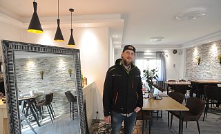 Der Osnabrücker DJ Lasse Rein eröffnet an der Langen Straße in Rahden ein Restaurant. Noch hat er aber einiges an Arbeit vor sich. - Joern Spreen-Ledebur Der Osnabrücker DJ Lasse Rein eröffnet an der Langen Straße in Rahden ein Restaurant. Noch hat er aber einiges an Arbeit vor sich. - Joern Spreen-Ledebur