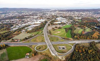 Das Autobahnkreuz A33 mit dem in die Stadt führenden Ostwestfalendamm. - Detlef Wittig,Detlef Wittig Das Autobahnkreuz A33 mit dem in die Stadt führenden Ostwestfalendamm. - Detlef Wittig,Detlef Wittig