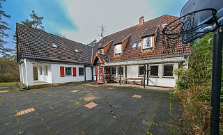 Die Eröffnung einer Kindertagesstätte im Fichteheim in Sennestadt ist verschoben worden. Der Umbau ist noch immer nicht gestartet. - Andreas Zobe Die Eröffnung einer Kindertagesstätte im Fichteheim in Sennestadt ist verschoben worden. Der Umbau ist noch immer nicht gestartet. - Andreas Zobe