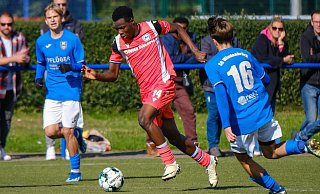 Arminias Ibrahima Fode Camara (Mitte) erzielte gegen den SC Wiedenbrück das 3:0 für seine DSC-U16. - Andreas Zobe Arminias Ibrahima Fode Camara (Mitte) erzielte gegen den SC Wiedenbrück das 3:0 für seine DSC-U16. - Andreas Zobe