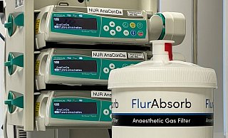 Ein Filter, der verwendetes Narkosegas auffangen kann, wird im Johannes-Wesling-Klinikum getestet. - Prof. Dr. Jochen Hinkelbein Ein Filter, der verwendetes Narkosegas auffangen kann, wird im Johannes-Wesling-Klinikum getestet. - Prof. Dr. Jochen Hinkelbein