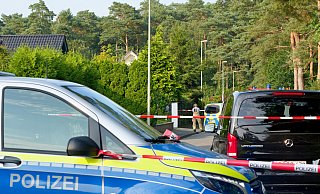 Die Polizei hat den Fundort am Habichtsweg weiträumig abgesperrt. - Ralph Meyer Die Polizei hat den Fundort am Habichtsweg weiträumig abgesperrt. - Ralph Meyer