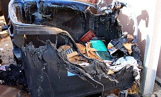 Die Kripo ermittelt nun wieder einmal nach Mülltonnenbränden in Sieker. - Jens Reichenbach Die Kripo ermittelt nun wieder einmal nach Mülltonnenbränden in Sieker. - Jens Reichenbach