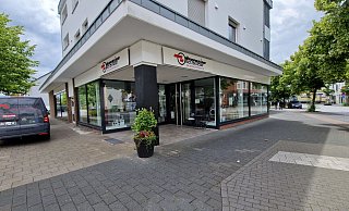 Im November 2019 wurde die Immobilie Bahnhofstraße 29 bezogen, in der zuvor eine Gerry-Weber-Filiale war. - Uwe Pollmeier Im November 2019 wurde die Immobilie Bahnhofstraße 29 bezogen, in der zuvor eine Gerry-Weber-Filiale war. - Uwe Pollmeier