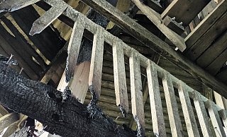 Durch das Feuer am 4. November 2023 wurde der Treppenaufgang des Eggeturms stark beschädigt. - Andreas Bathe Durch das Feuer am 4. November 2023 wurde der Treppenaufgang des Eggeturms stark beschädigt. - Andreas Bathe