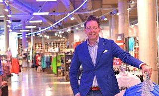 Ergreift das Wort: Markus Finke, Modeunternehmer und Vorstandsmitglied der Gütersloher Werbegemeinschaft. - Jens Dünhölter Ergreift das Wort: Markus Finke, Modeunternehmer und Vorstandsmitglied der Gütersloher Werbegemeinschaft. - Jens Dünhölter