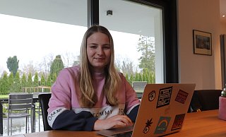 Johanna Börgermann war von 2019 bis 2022 in der Landesschülervertretung in NRW aktiv. Inzwischen studiert sie in Düsseldorf. - Judith Gladow Johanna Börgermann war von 2019 bis 2022 in der Landesschülervertretung in NRW aktiv. Inzwischen studiert sie in Düsseldorf. - Judith Gladow
