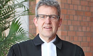Für Superintendent Volker Neuhoff braucht die gegenwärtige Zeit Menschen, die sich vom Weihnachtsfest einladen lassen, ihren Beitrag gegen Not zu leisten und Gottes Segen in die Welt zu tragen. - EKP Für Superintendent Volker Neuhoff braucht die gegenwärtige Zeit Menschen, die sich vom Weihnachtsfest einladen lassen, ihren Beitrag gegen Not zu leisten und Gottes Segen in die Welt zu tragen. - EKP