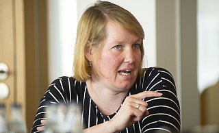 Wiebke Esdar, SPD-Bundestagsabgeordnete aus Bielefeld, reagiert auf die Wahlergebnisse in Ostdeutschland und sagt: "Wir müssen das, was wir tun, besser vermitteln. - © Jörg Dieckmann - www. dieckmann-fotodesign.de Wiebke Esdar, SPD-Bundestagsabgeordnete aus Bielefeld, reagiert auf die Wahlergebnisse in Ostdeutschland und sagt: "Wir müssen das, was wir tun, besser vermitteln. - © Jörg Dieckmann - www. dieckmann-fotodesign.de