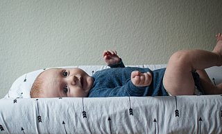 Eltern kleiner Kinder müssen auch in Gütersloh oft erst eine geeignete Wickelmöglichkeit suchen. Nicht alle Gastronomien und Läden bieten die Möglichkeit. - Symbolbild: Pixabay Eltern kleiner Kinder müssen auch in Gütersloh oft erst eine geeignete Wickelmöglichkeit suchen. Nicht alle Gastronomien und Läden bieten die Möglichkeit. - Symbolbild: Pixabay